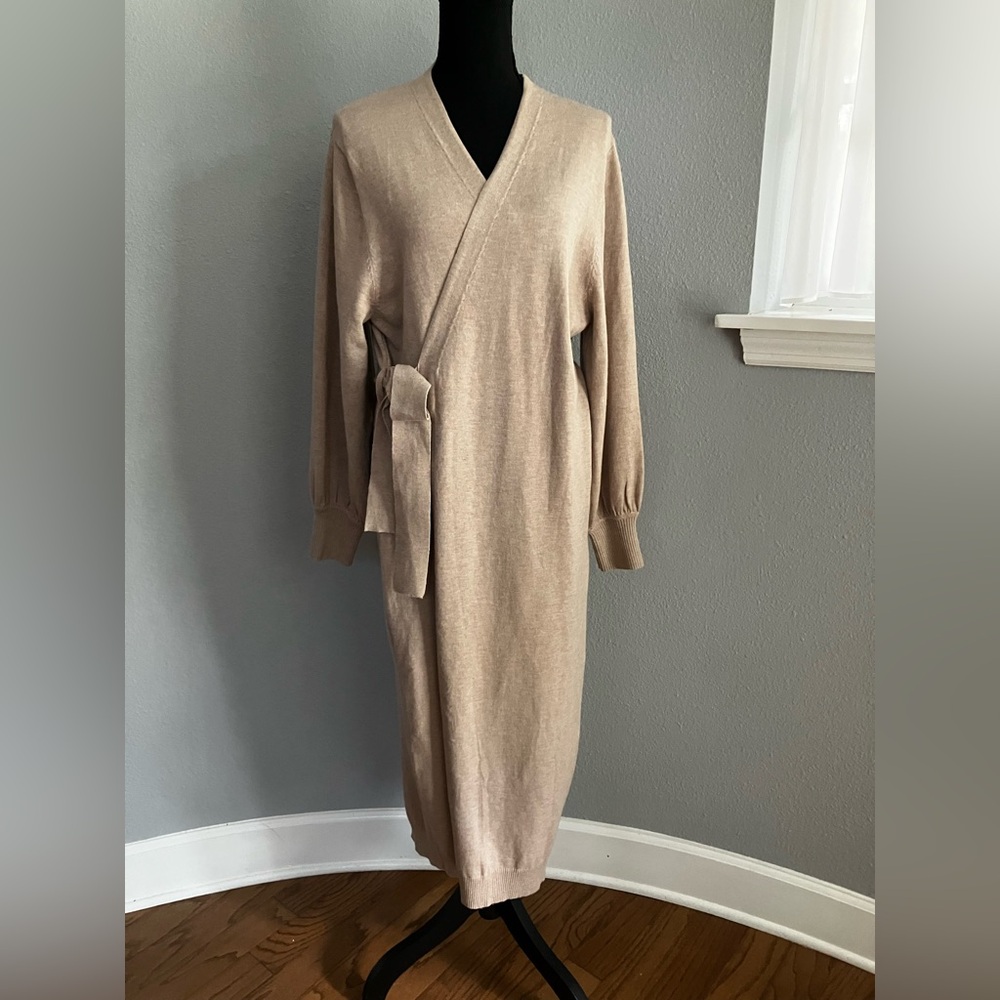 NWOT Exlura Tan Women's Sweater Dress Cardigan